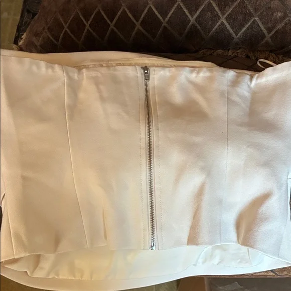 Elegant Cream Women's Blouse - Picture 3 of 6